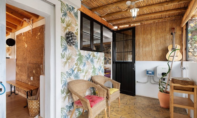 Tabayesco Appartement | Vacation Apartment 'Eco Casa Tierra' with Sea View, Private Pool and Wi-Fi