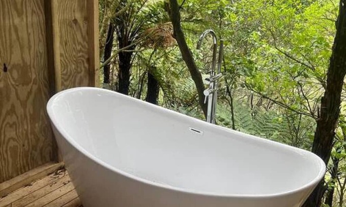 Pukehina Location De VR | Unwind Under the Stars: Campsite
