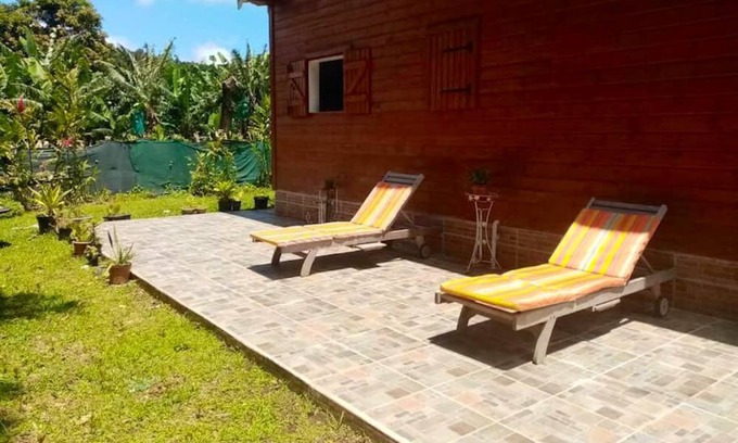 Saint-Claude Maison | Homerez - Spacious house for 6 ppl. with garden and terrace at Saint-Claude