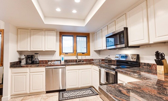 Sunset Ridge Maison | This house is a 4 bedroom(s), 2 bathrooms, located in Scottsdale, AZ.
