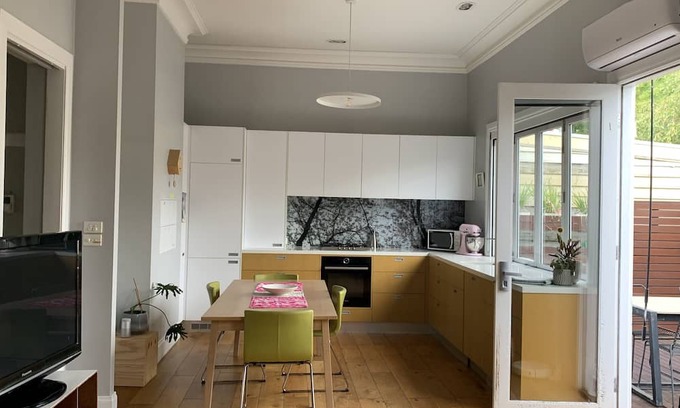 Flemington Maison | Inner-City Melbourne Family Home - Flemington. Peaceful yet close to everything.