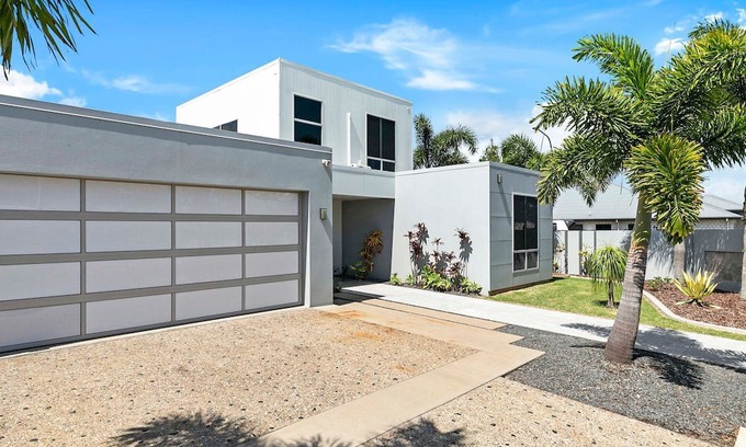 Kawungan Maison | Exquisite Manor on Davis