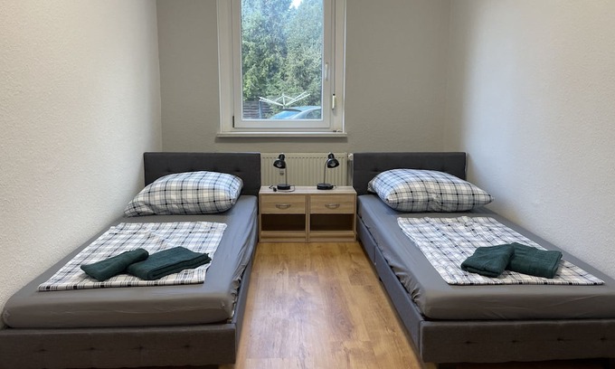 Finsterwalde Appartement | Apartment 'Das Grüne Haus' with Shared Terrace and Shared Garden