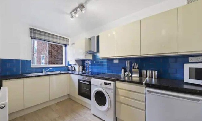 Marlborough Appartement | NEW Modern Gem Apt with Parking