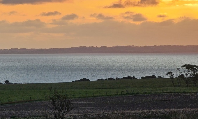 Coronet Bay Maison | Family friendly beaches, relaxing, do as much as you like or just chill out.