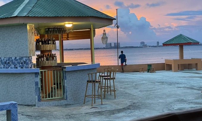 Olango Island Maison | Rainbow Beach Bar & Resort