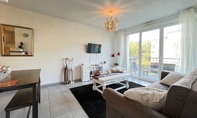 Colomiers Appartement | Mon Cocon Occitan - 2p - Wifi/Parking