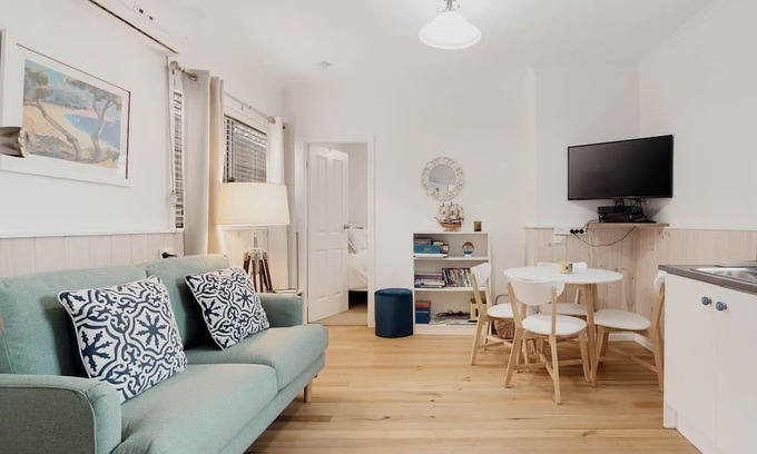 Patonga Cabine | Happy Daze 2 by Coast Holidays
