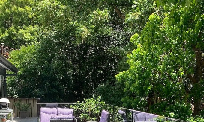 Point Clare Maison | Peaceful Surrounds Point Clare Pet friendly