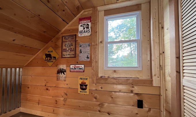 Houghton Lake Cabine | Cozy cabin great for vacationers, hunters/fishers, snowmobilers/ORVers!