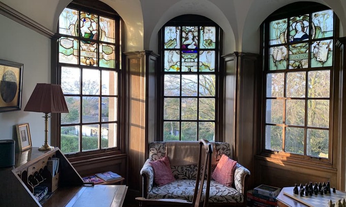 Helensburgh Maison | Grade 1 fairytale house at the top of Helensburgh with views over the Clyde.