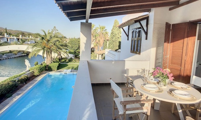 Plepi Appartement | Beachside fully equipped flat with seaview