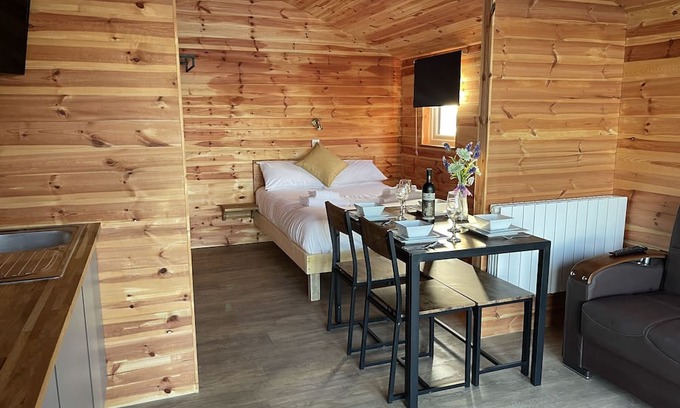 Boston Cabine | Child and Pet Friendly Fishing Cabins on lake side
