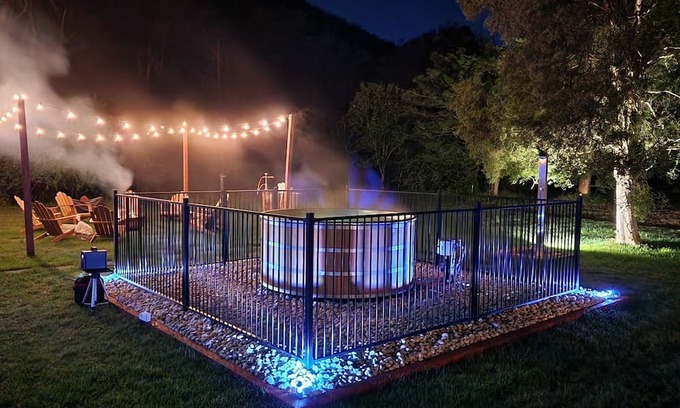 Bright Cabine | Welcome to The Banya Place – an experience like no other.