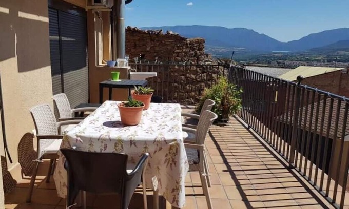 Talarn Appartement | Apartment 'Lola Pis' with Mountain View, Wi-Fi and Air Conditioning