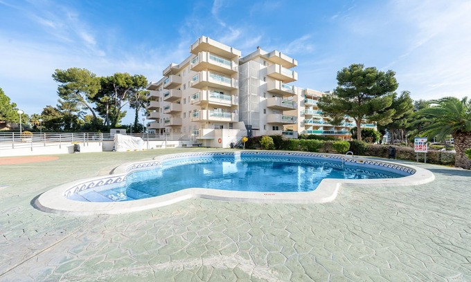 Cap de Salou Appartement | Apartment 'Lovely' with Shared Pool, Private Terrace and Air Conditioning
