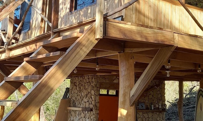 Rio Seco Cabine | Rustic Costa Rica experience. wooden house in the trees.