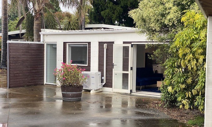 Tauranga South Maison | Discover our newly renovated bay-view studio!