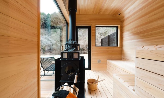 Tsuru Cabine | Building G / Tsuru Yamanashi