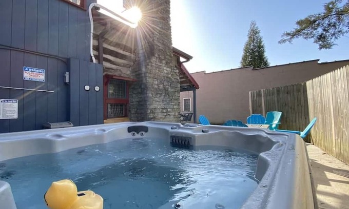 Maysville Cabine | Del's Cabin - Lazy Getaways
