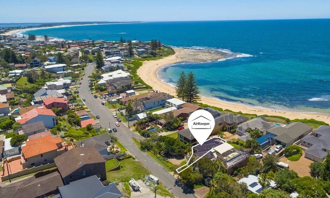 Blue Bay Appartement | Blissful Beachfront Pad - Pet Friendly / Direct Beach Access