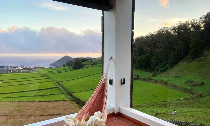 Angra do Heroismo Maison | Homerez - House for 6 ppl. with sea view and terrace at Angra do Heroísmo