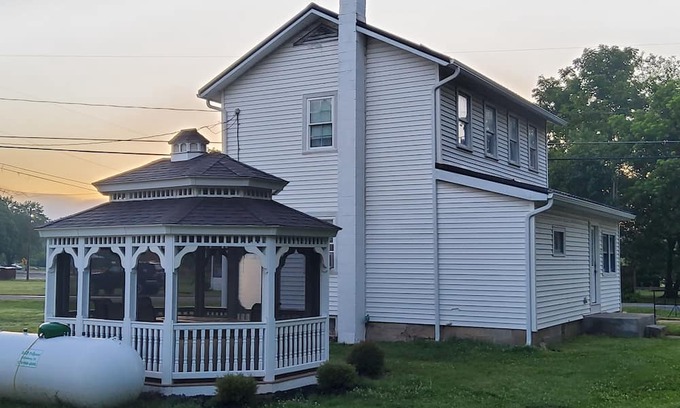 Laurelton Maison | White house walking distance to Penn's Creek and Bald Eagle State Forest.