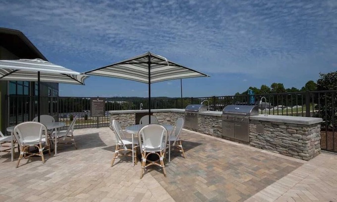 Pelham Appartement | Near Oak Mt Amphitheatre and Pelham Civic Complex