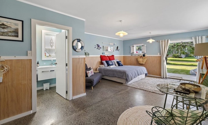 Whangamata Maison | Harbour View Cottage