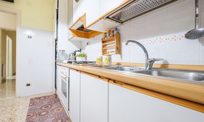 Mili San Pietro Appartement | Apartment 'Aurora Inn' with Balcony, Wi-Fi and Air Conditioning