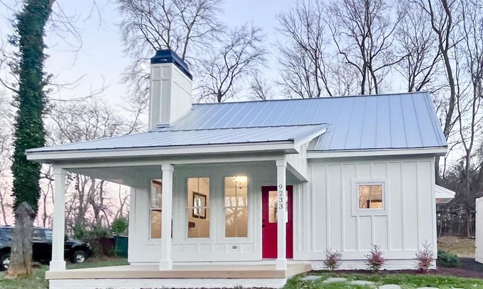 Upperville Maison | Upperville Hunt Box