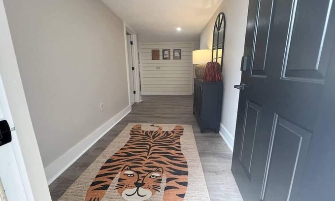 Auburn Copropriété | 2BR/2BA Renovated Condo under 1 mile to Toomers