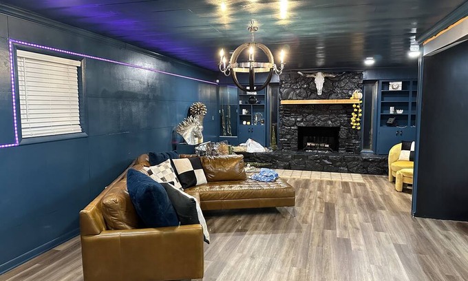 Stuttgart Maison | Cozy and homelike with a large back yard and great neighborhood