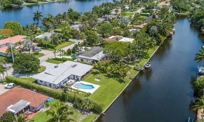 Lake Clarke Shores Maison | The Bird House - Lake Front in West Palm Beach!