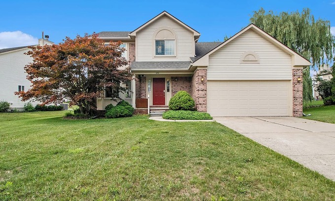 Ann Arbor Maison | Elegant Residence 3 Miles from UM Stadium