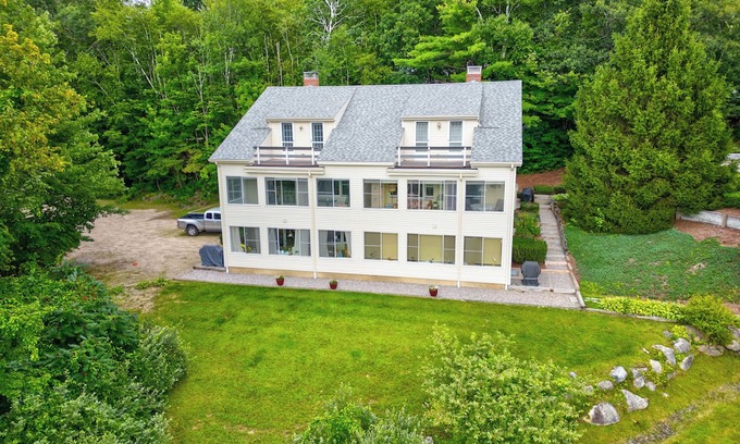 Bristol Copropriété | Cozy updated Condo on Newfound Lake with water view