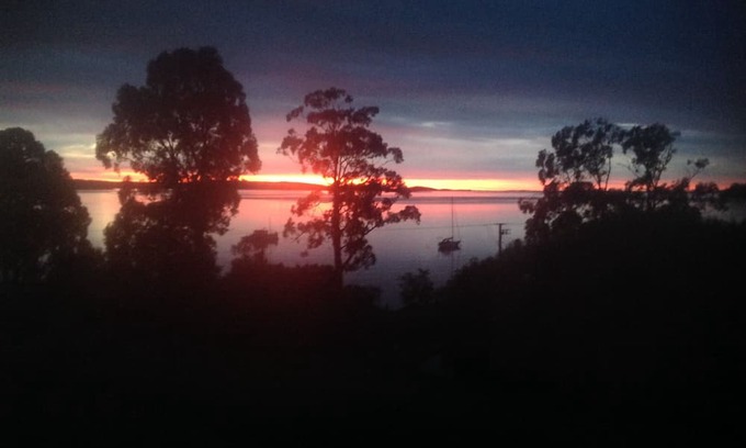 Woodbridge Appartement | Delightful aspect at Birchs Bay with view to Bruny Island.