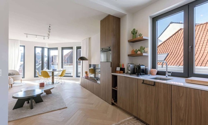 Ghent City Centre Appartement | The Sassy Summit - Chic Comfort, Views & Good Vibe