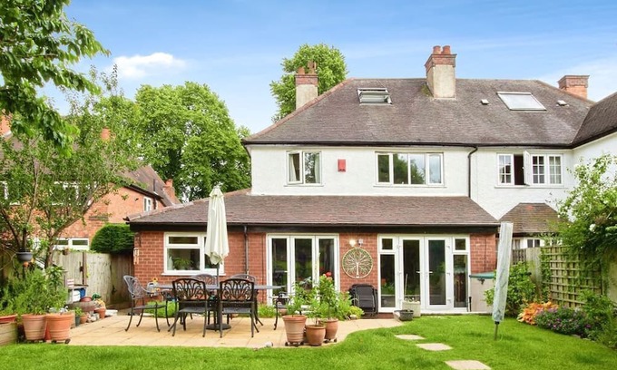 Moseley Maison | Spacious 4BR Home in Moseley Village, near City Centre