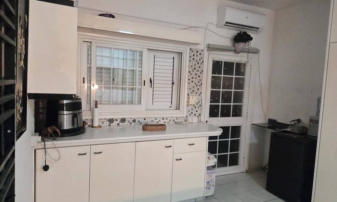 Egkomi Appartement | Stylish studio flat with outdoor 5 min to everything in engomi
