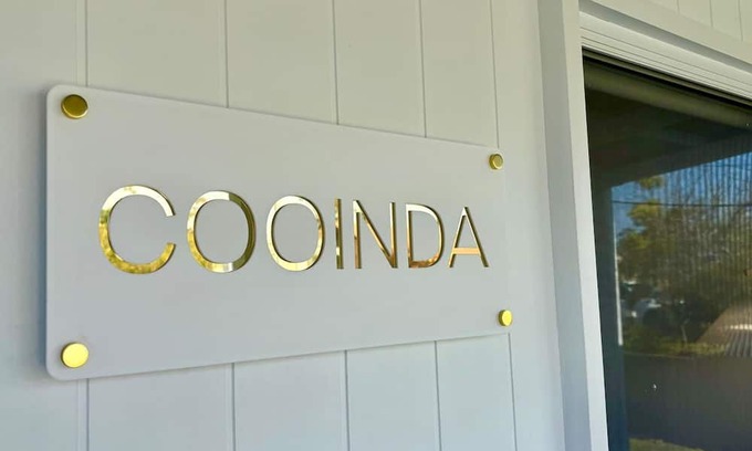 Sanctuary Point Maison | Cooinda on the Green - Your Happy Place! Golf Course Retreat with Kangaroo Views