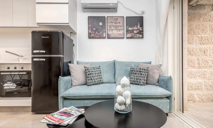 Nachlaot Appartement | Machane Yehuda 4 - One Bedroom Apartment, Sleeps 4
