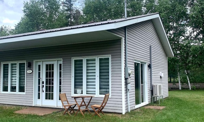 Maria-Chapdelaine Chalet De Ski | Chaleureuse maisonà 2 pas du lac St-Jean