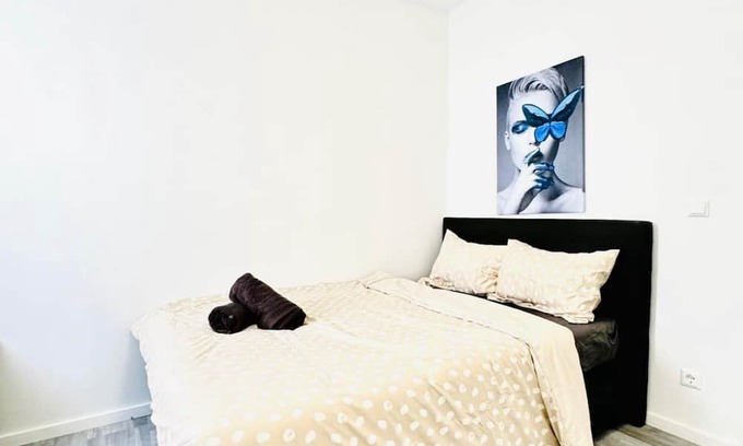 Grinzing Appartement | Comfortable Stay Shared Apart 10 Mins to FAC Platz