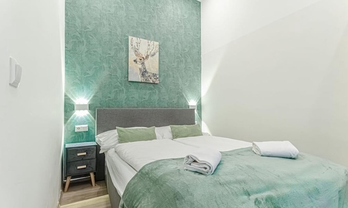 Mariahilf Hôtel | Affordable and Beautiful Room Near Hauptbahnhof