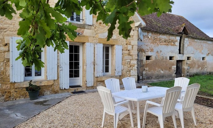 Maurens Maison | Lake House – A Tranquil Escape
