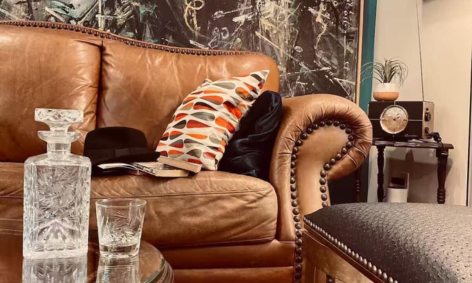 Hudson Maison | Vintage decor for a retro-chic stay in Hudson