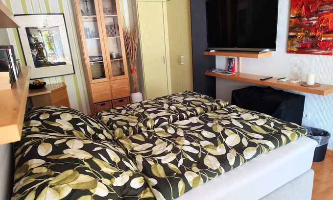 Sinsheim Appartement | Apartment 'Gabriele' with Wi-Fi and Garden View