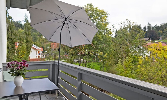 Marktoberdorf Appartement | Holiday Apartment 'Am Mühlbach' with Shared Garden, Balcony and Wi-Fi