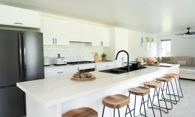 Matavera Maison | Enua Tipani Pool Villan Quiet Convenient location Modern Finishes Sleeps 8